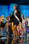 La representante de Francia, Chloe Mortaud, desfila durante los ensayos del certamen de Miss Universo 2009, cuya ceremonia coronaci&oacute;n se llevar&aacute; a cabo el pr&oacute;ximo domingo en Nassau (Bahamas).