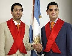PRIMERA BODA GAY EN LATINOAMÉRICA. La pareja argentina de homosexuales con sida conformada por Alex Freyre (i) y José María Di Bello (d) han podido casarse en Ushuaia