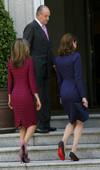 Do&ntilde;a Letizia y Carla Bruni: un duelo de elegancia que dio la vuelta al mundo. /Archivo