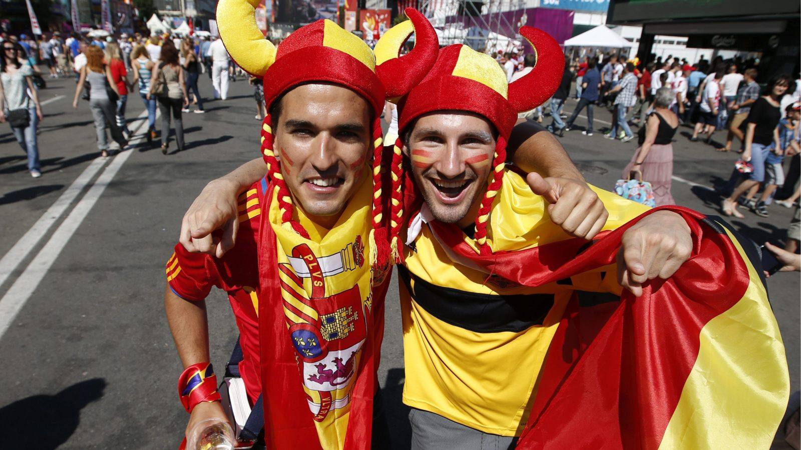 Miles de españoles invaden Kiev para la final de la Eurocopa
