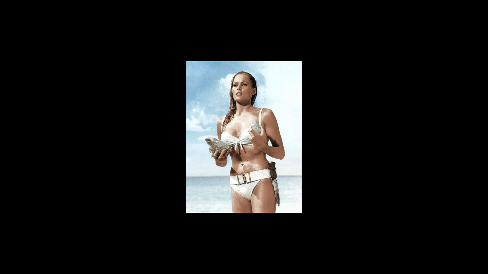 Las escenas en traje de baño de Ursula Andress en «Dr No» viajaron por todo el mundo