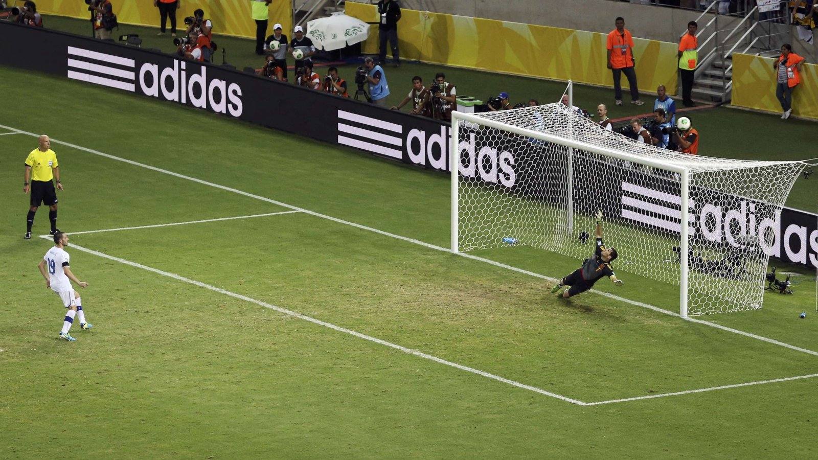 Bonucci falló el séptimo y Jesús Navas marcó el decisivo para sacar el billete a la final soñada contra Brasil en Maracaná