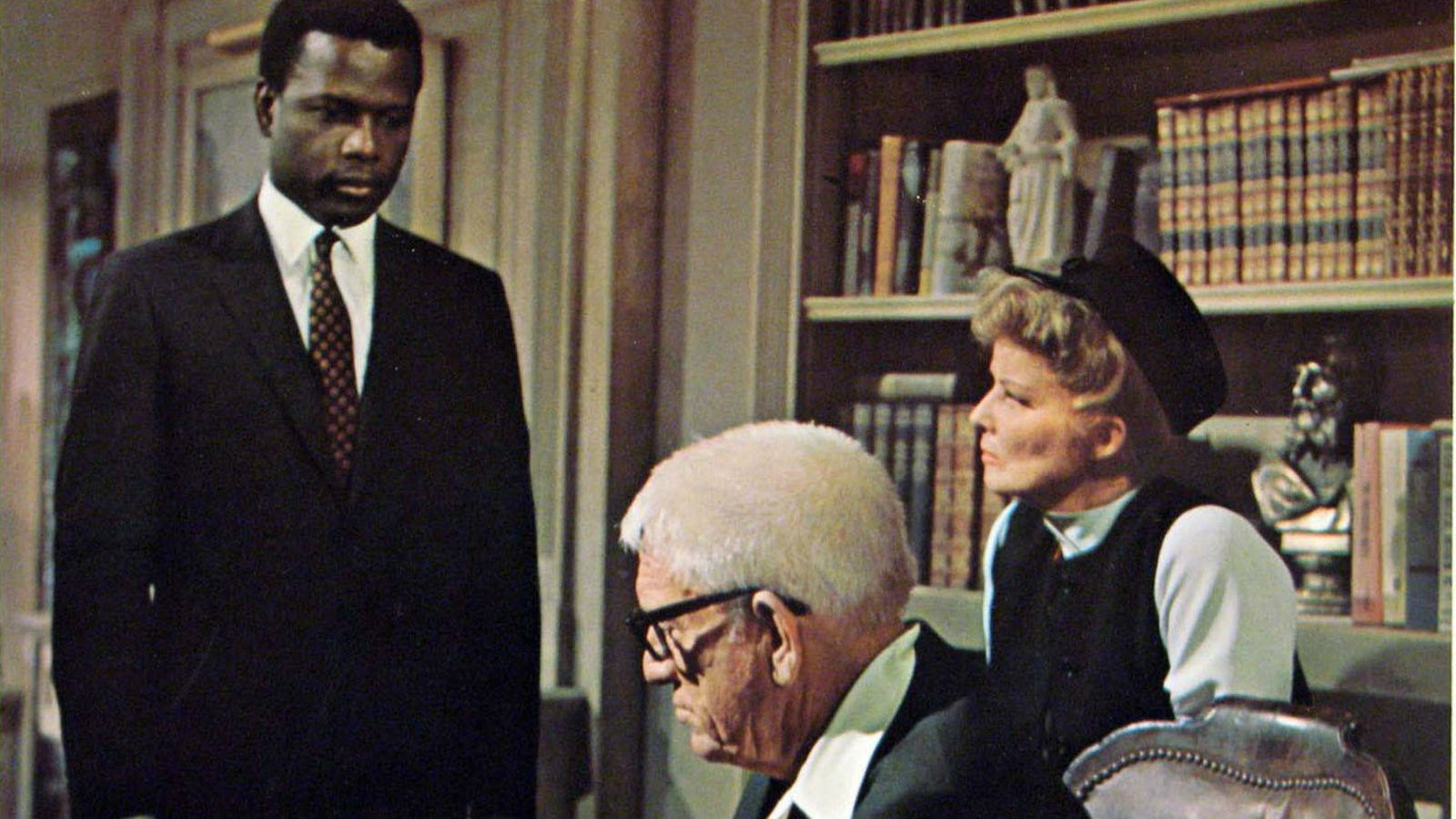 Con Spencer Tracy formó también una memorable pareja de cine. Juntos rodaron nueve películas, entre ellas, «Adivina quién viene a cenar».