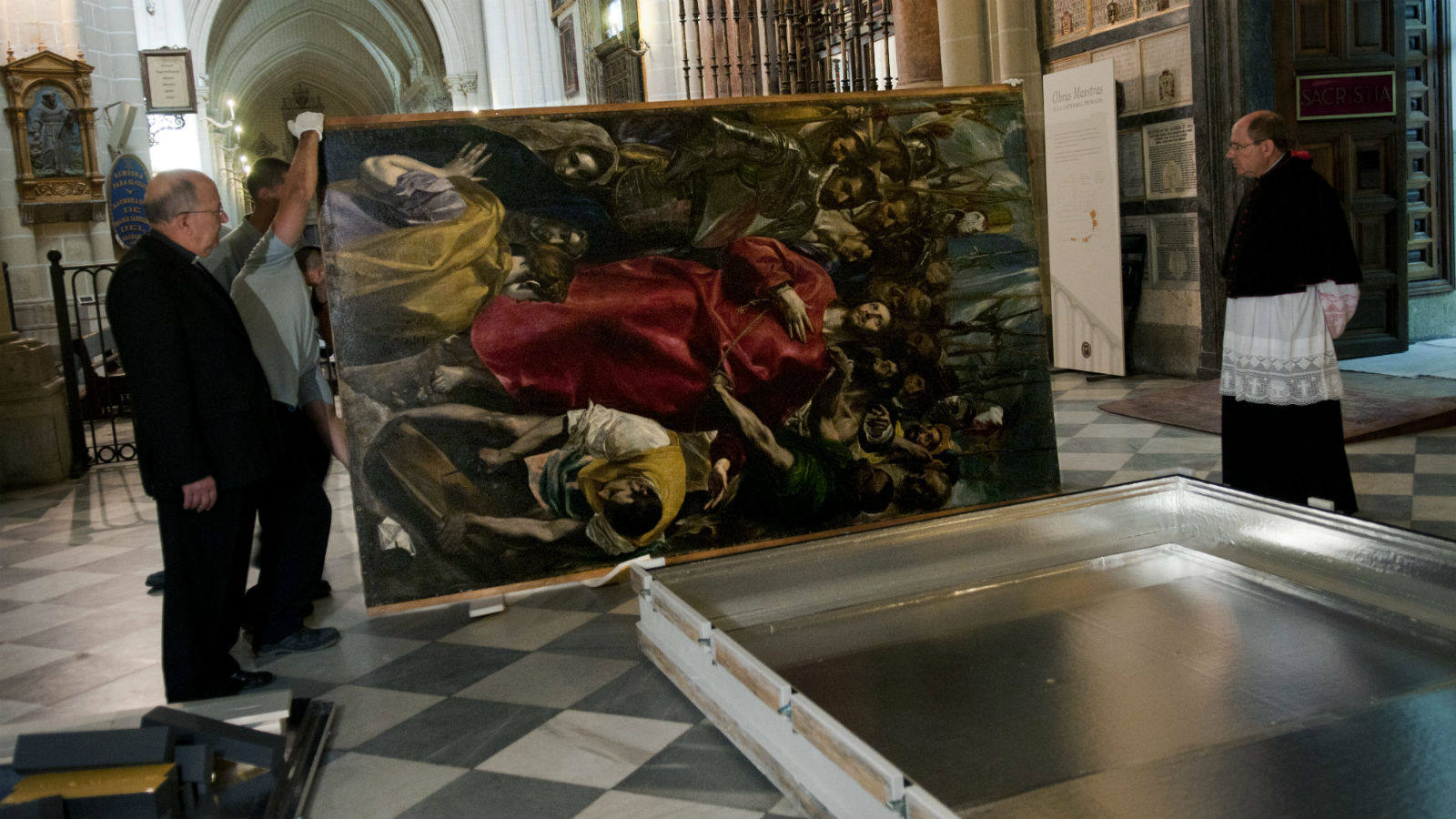 
Traslado de «El Expolio» de El Greco al Museo del Prado para su restauración
