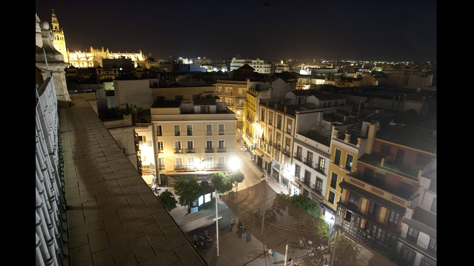 
Las visitas nocturnas incluyen en su recorrido el acceso a las criptas, el camarín de la Virgen de las Aguas y las cubiertas de la iglesia
