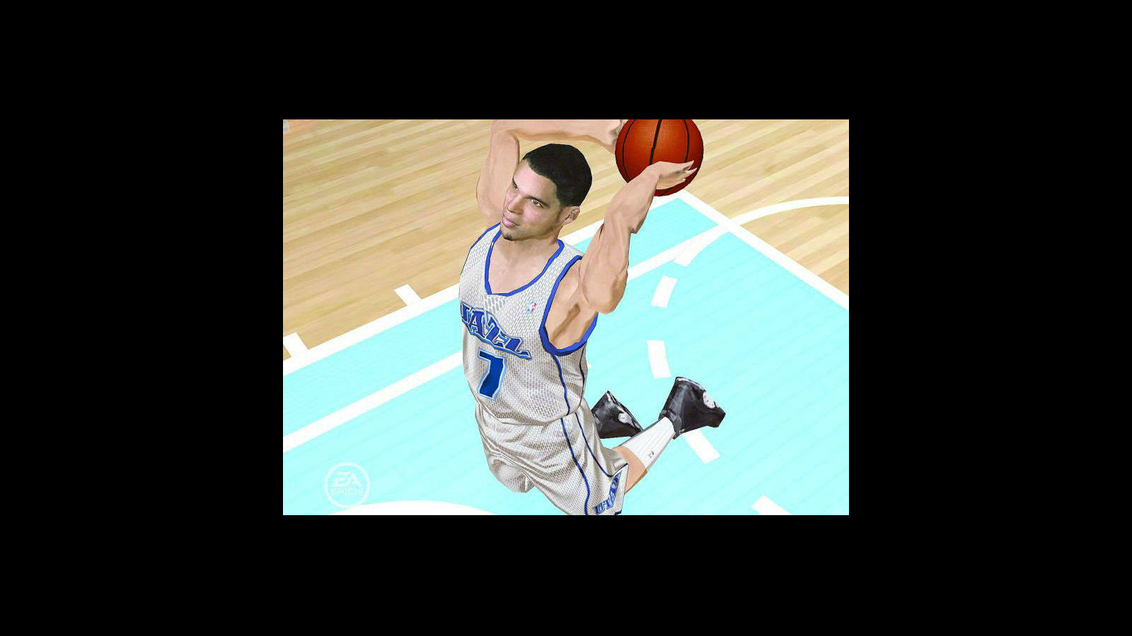 «NBA Live» es, posiblemente, el videojuego más famoso de baloncesto que se haya hecho en la historia. En su primera versión, la de 1995, la cubierta estaba protagonizada por siete jugadores de las finales de aquel año entre los Knicks y los Rockets.