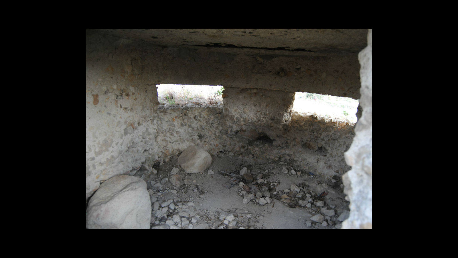 Interior del fuerte. En estas construcciones se situaba una ametralladora con la que dominar el terreno y establecer una férrea defensa.