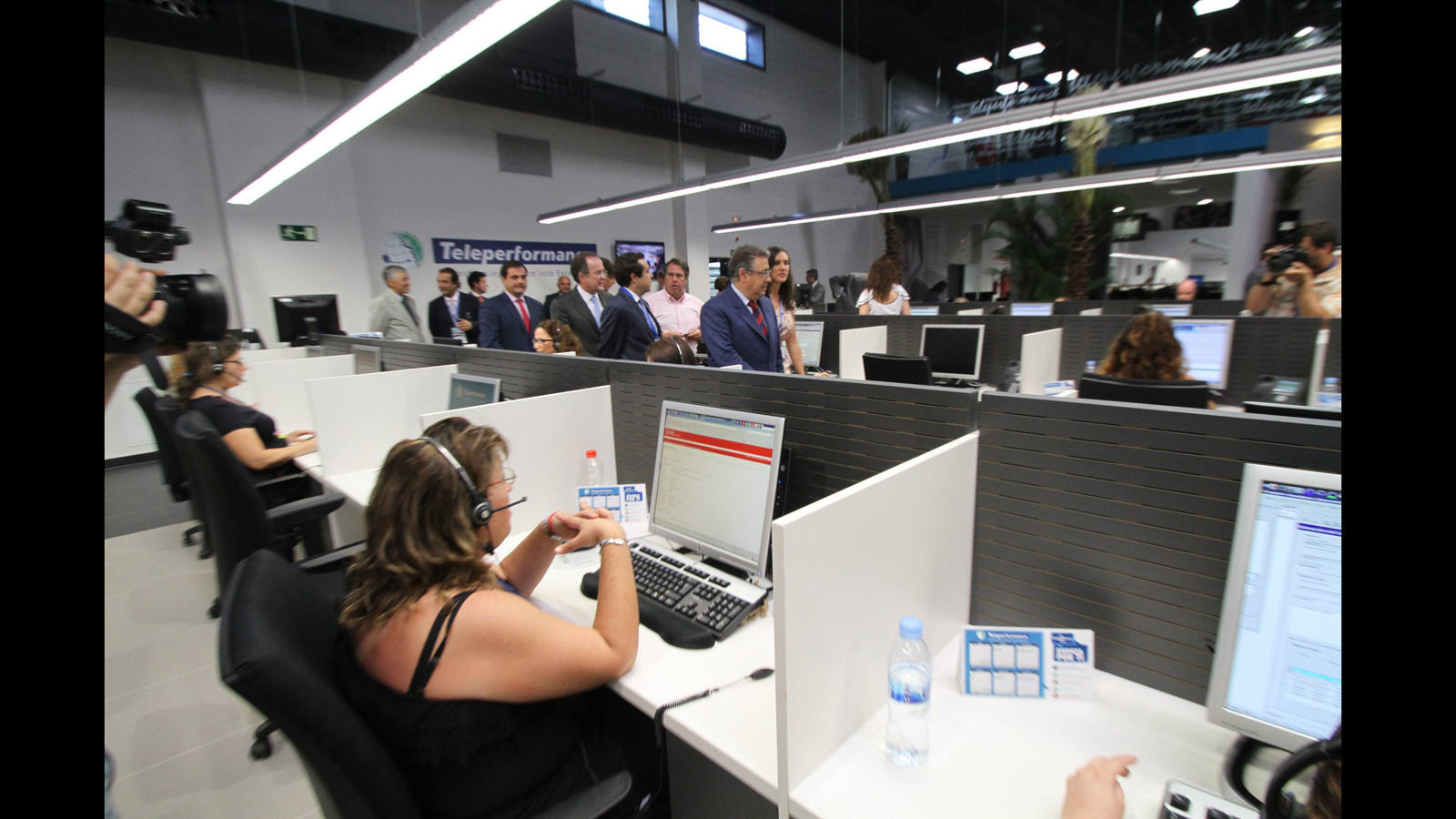Inauguración de las instalaciones de la empresa "Teleperformance", en el Polígono Carretera Amarilla, dedicada a la actividad de call center y marketing telefónico