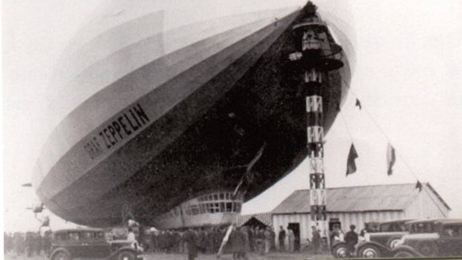 
El emblemático Graf Zeppelin, primer dirigible que operó en el aeropuerto
