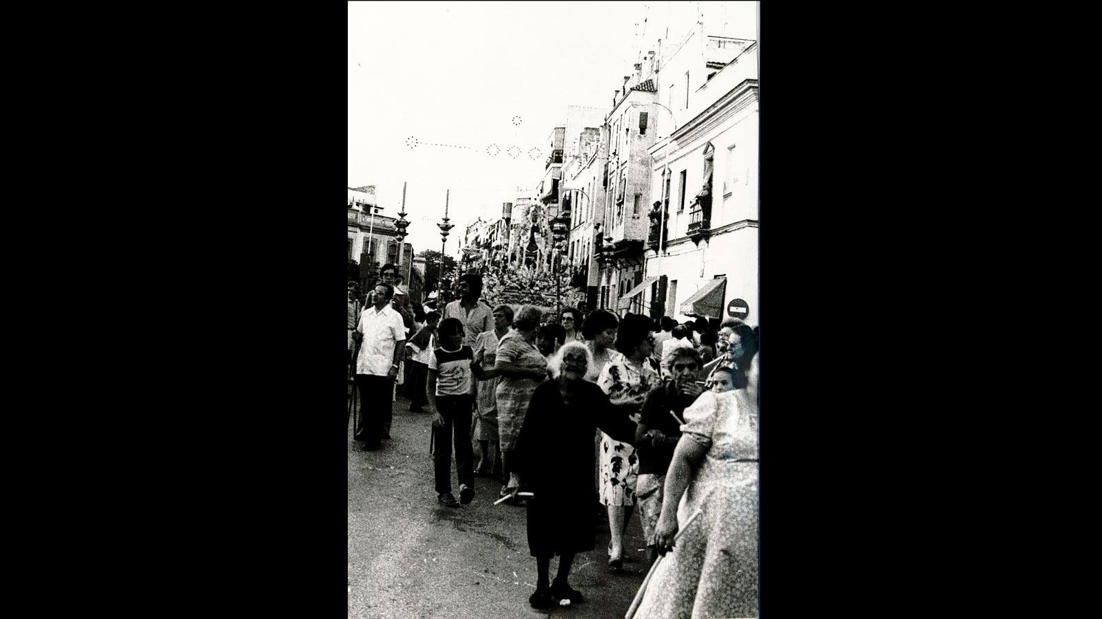 
Procesión de la Virgen del Carmen de la calle Calatrava, en 1980
