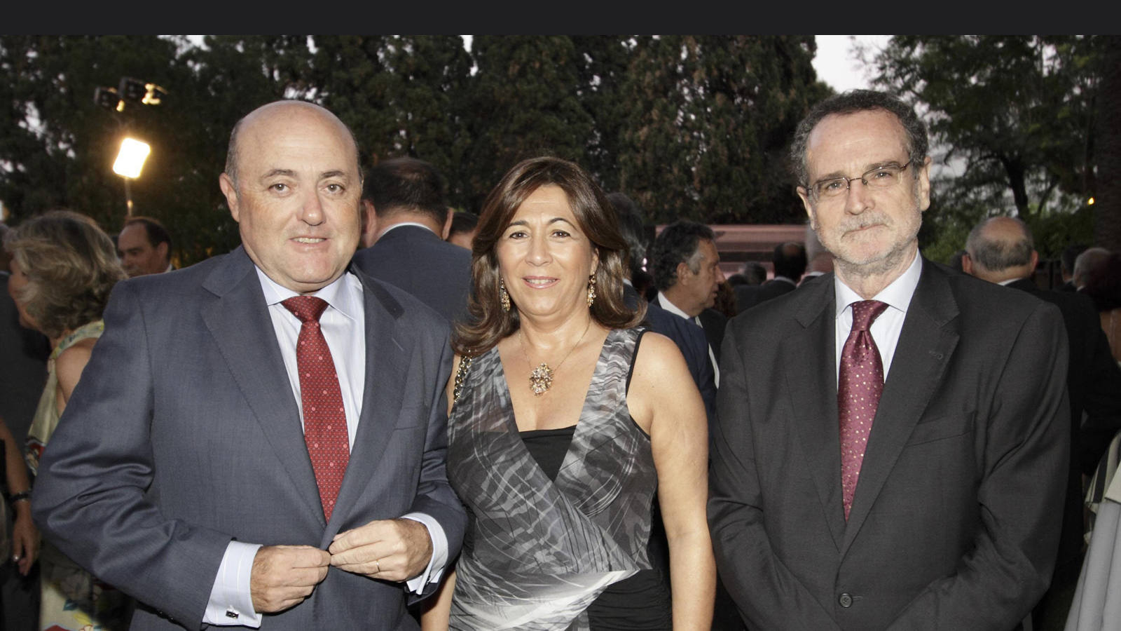 
En la entrega del galardón se dieron cita representantes de la política, judicatura, fiscales, notarios, abogados y procuradores
