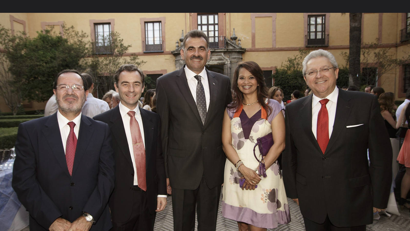 Autoridades sevillanas y miembros de la comunidad francesa en la ciudad hispalense se dieron cita para conmemorar la Fiesta Nacional del paĂs galo
