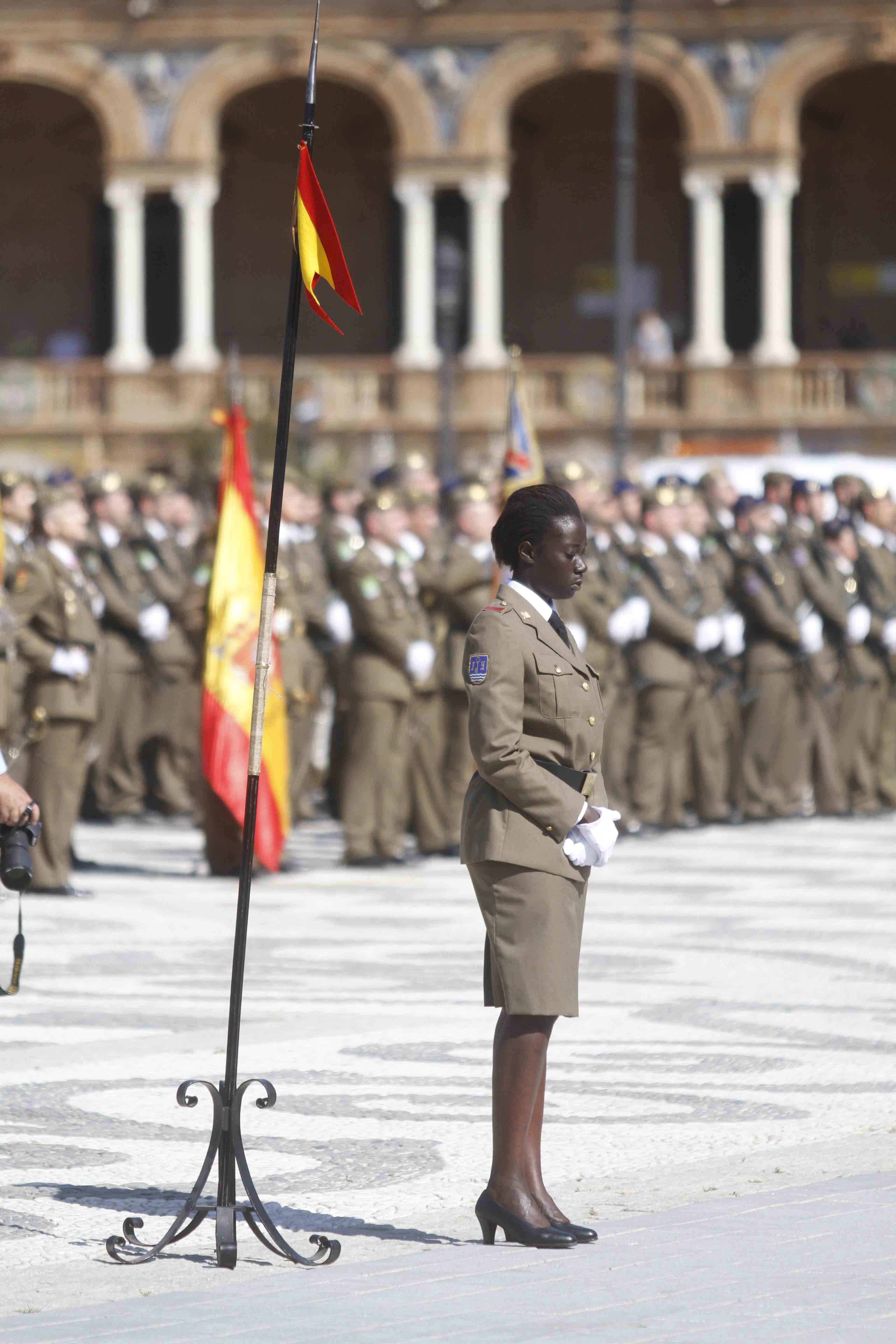 La Plaza de Espa�a acoge una espectacular  jura de bandera
