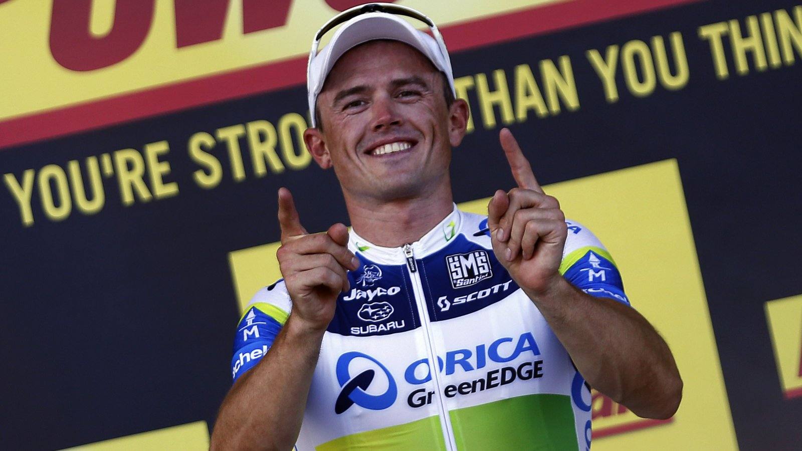 
Simon Gerrans se impone en un ajustadísimo sprint a Peter Sagan en una jornada sin cambios en la general

