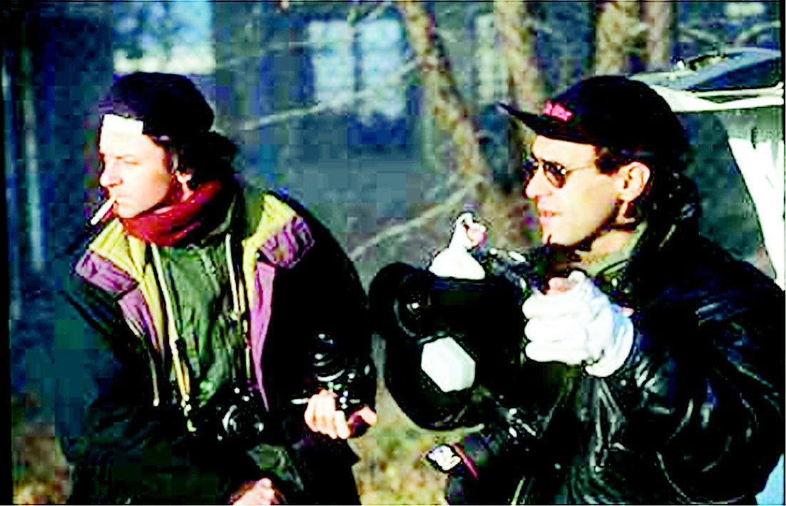 Silva y Marinovich publicaron un libro en el 2000 («The Bang-Bang Club: Snapshots from a Hidden War»), donde decían: «Descubrimos que la cámara nunca fue un filtro que nos protegiera de lo peor que tuvimos que presenciar y fotografiar».