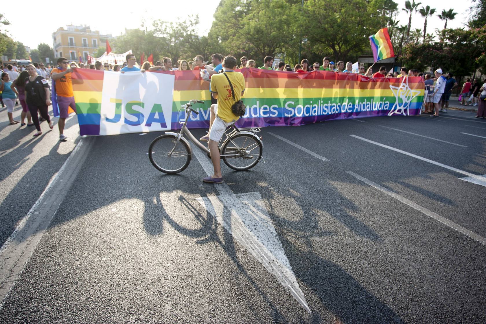
Cabalgata con motivo del Día del Orgullo Gay por las calles de Sevilla
