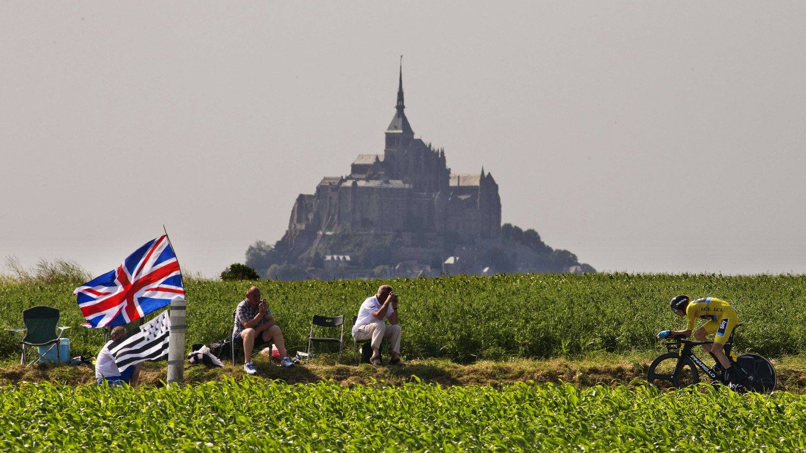 
Tony Martin se lleva la victoria de etapa y Froome asesta otra puñalada a la general
