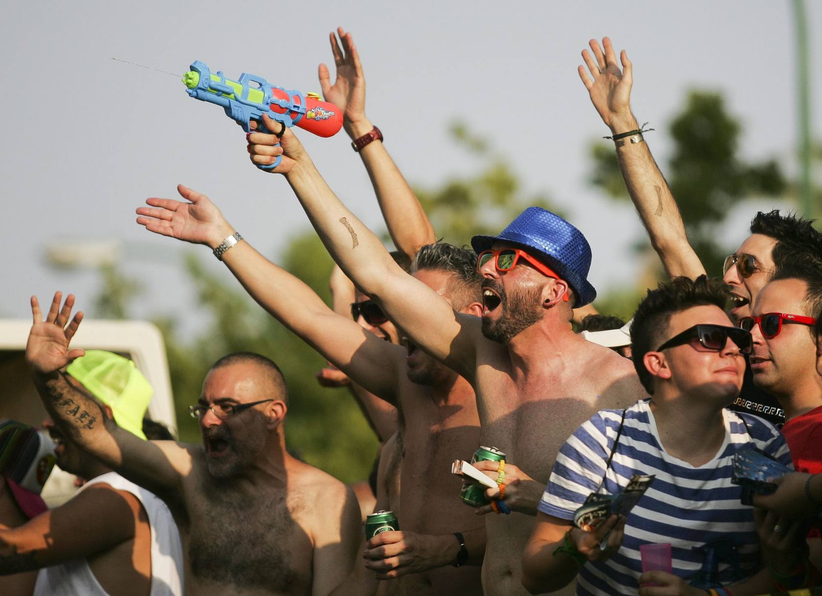 
Cabalgata con motivo del Día del Orgullo Gay por las calles de Sevilla
