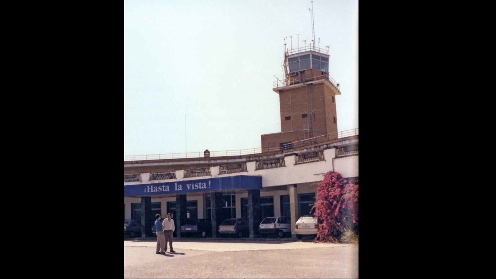 
Torre de control y terminal del aeropuerto, días antes de su demolición. Años 90
