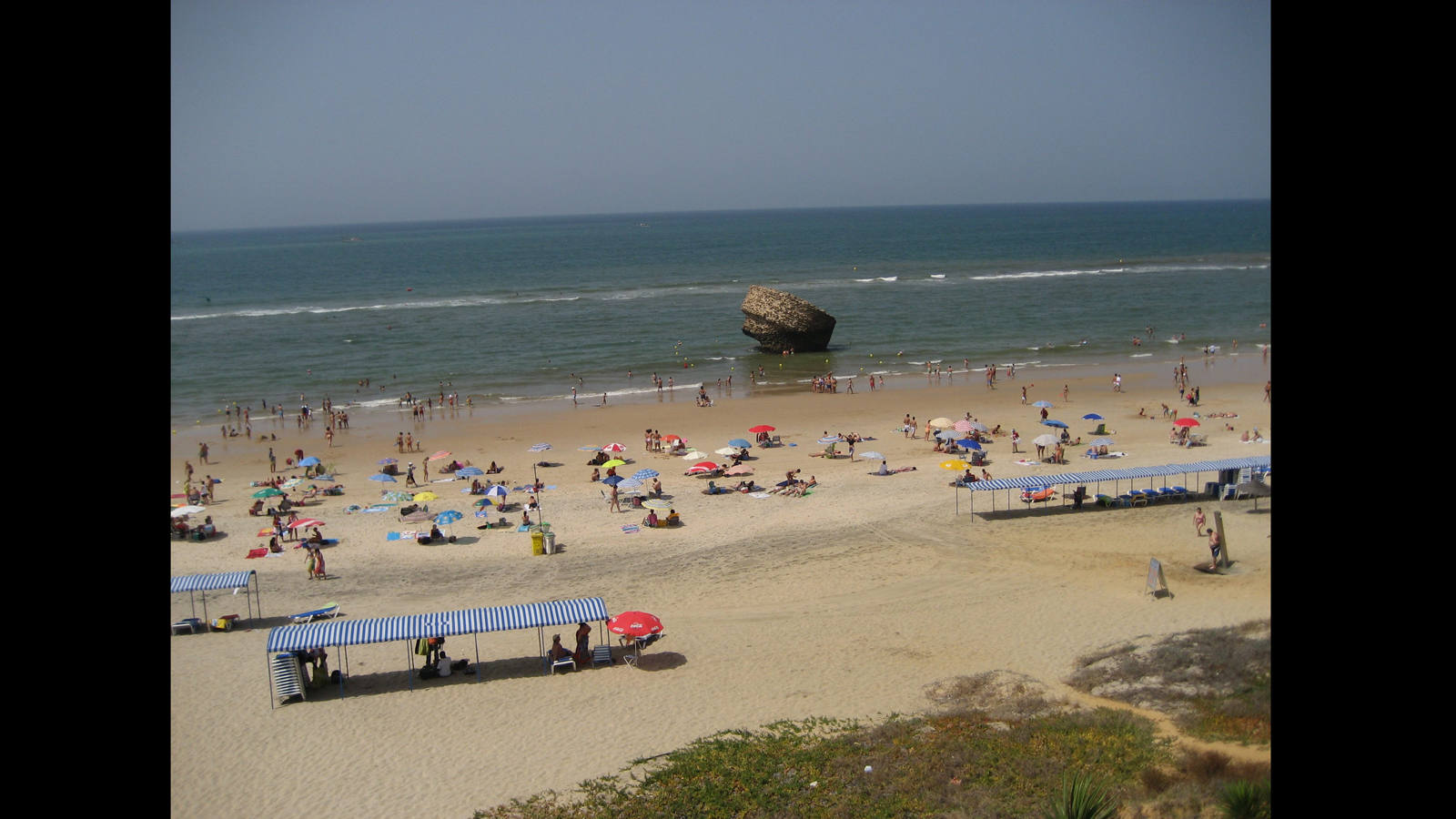 Las playas de Matalascañas o Mazagón fueron el plató elegido por el director Alberto Rodríguez para el rodaje de algunas secuencias de la película "7 vírgenes", con el joven Juan José Ballesta como actor principal