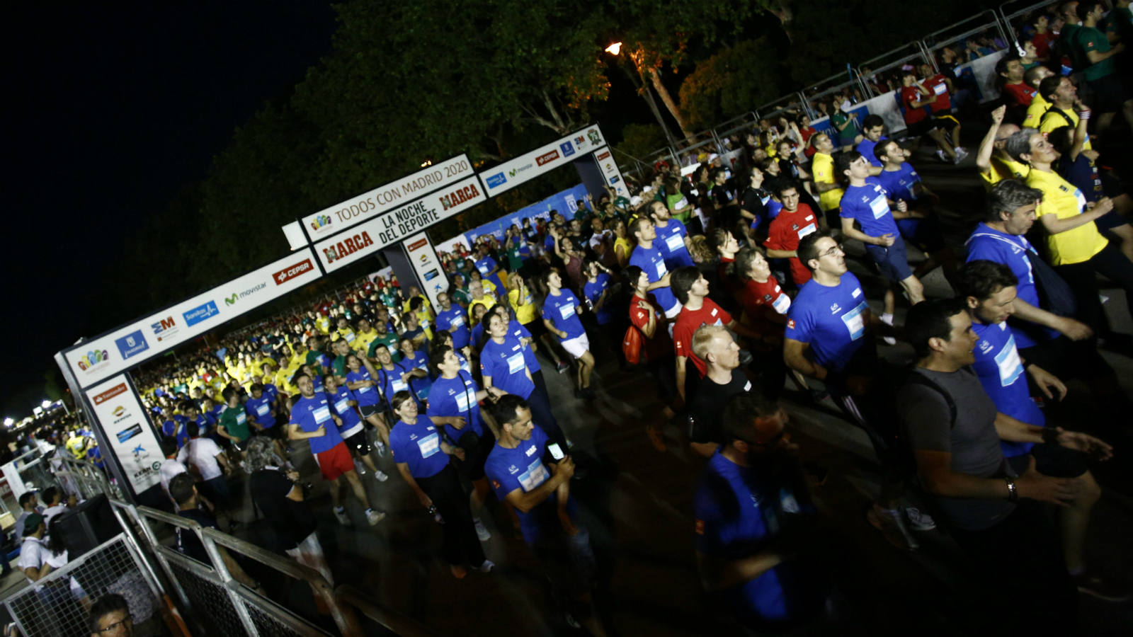 
22.30 horas, la carrera sale del Retiro y acaba en la plaza de Lima (meta de 5 kilómetros) y la plaza de Colón (8 kilómetros)
