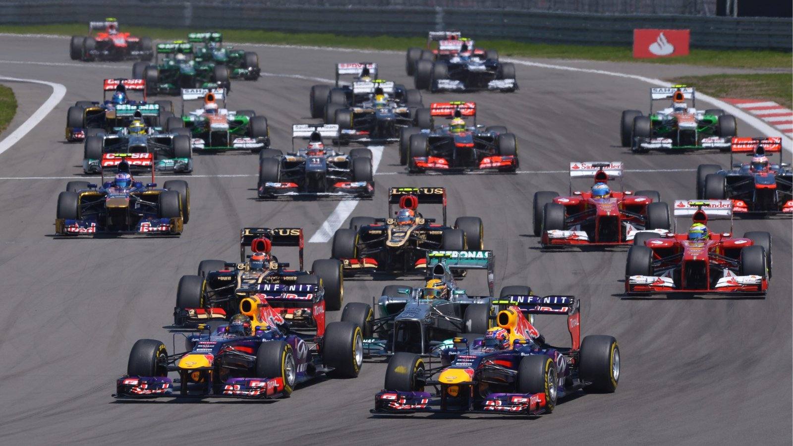 
Victoria para Sebastian Vettel, acompañado en el podio por Raikkonen y Grosjean; Fernando Alonso, cuarto
