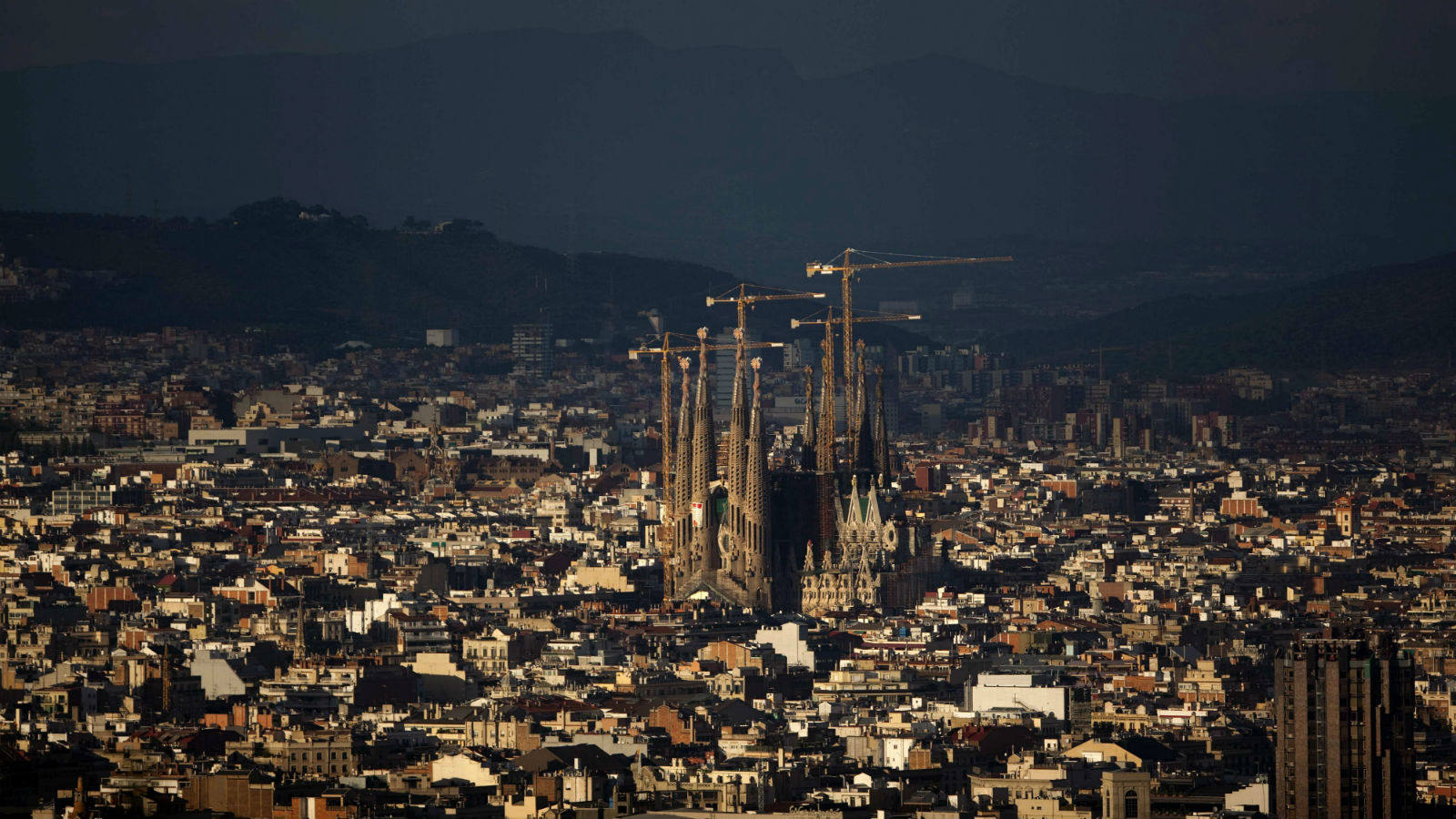 Vista general de la Sagrada Familia, la obra más conocida de Gaudí, tomada en 2010.