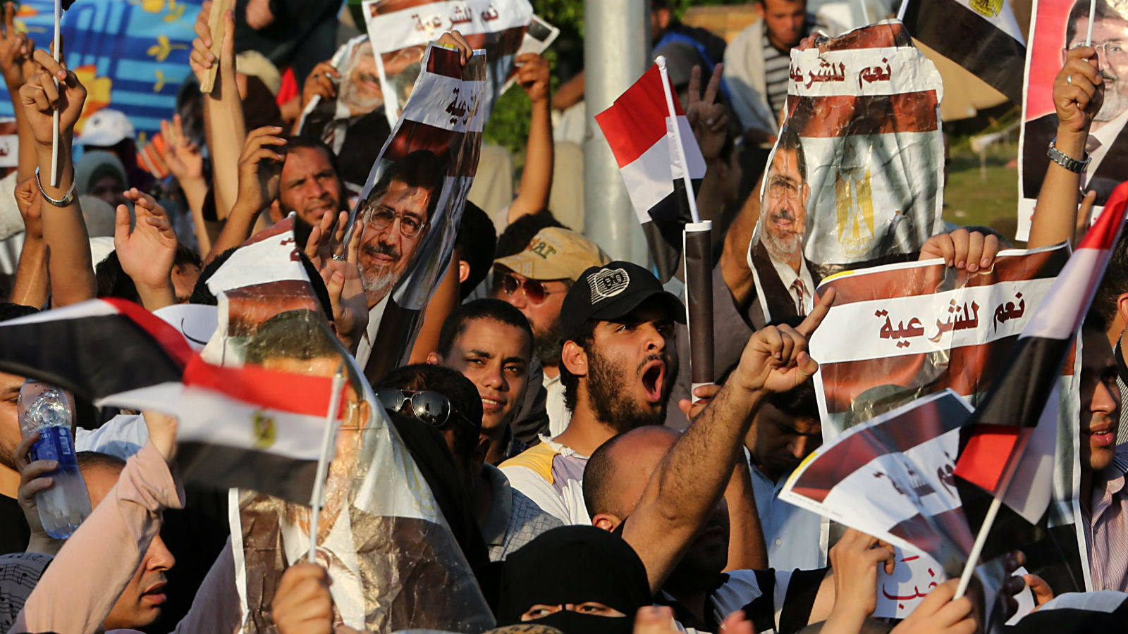 La Plaza Tahrir continúa siendo el epicentro donde se reúnen todos los grupos contrarios a Mursi. Hoy, a diferencia de los últimos meses, ha sido un día de celebraciones por ver por fin su objetivo cumplido