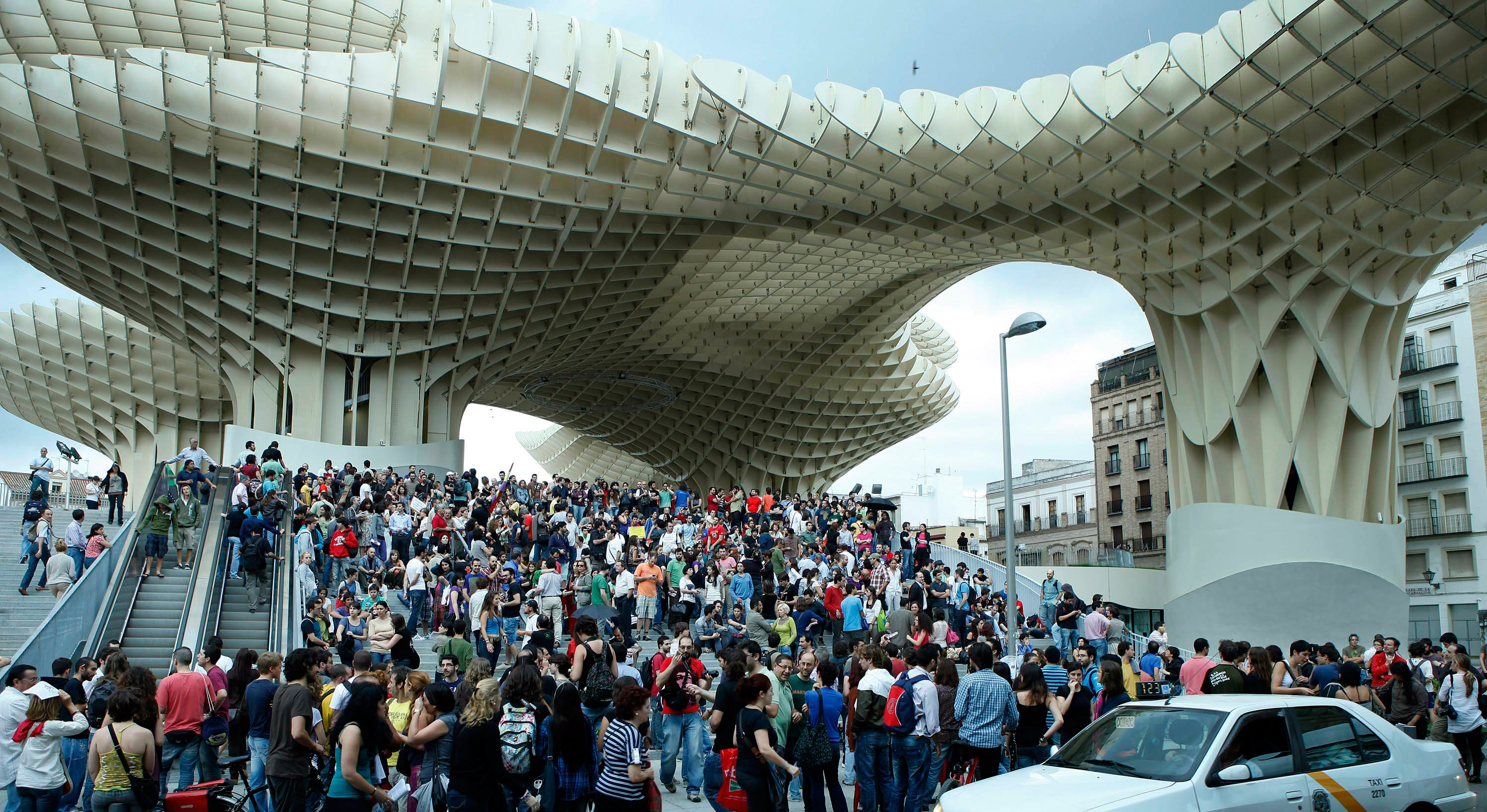Democracia Real Ya desafi� a la Junta  Electoral y acamp� en Sevilla