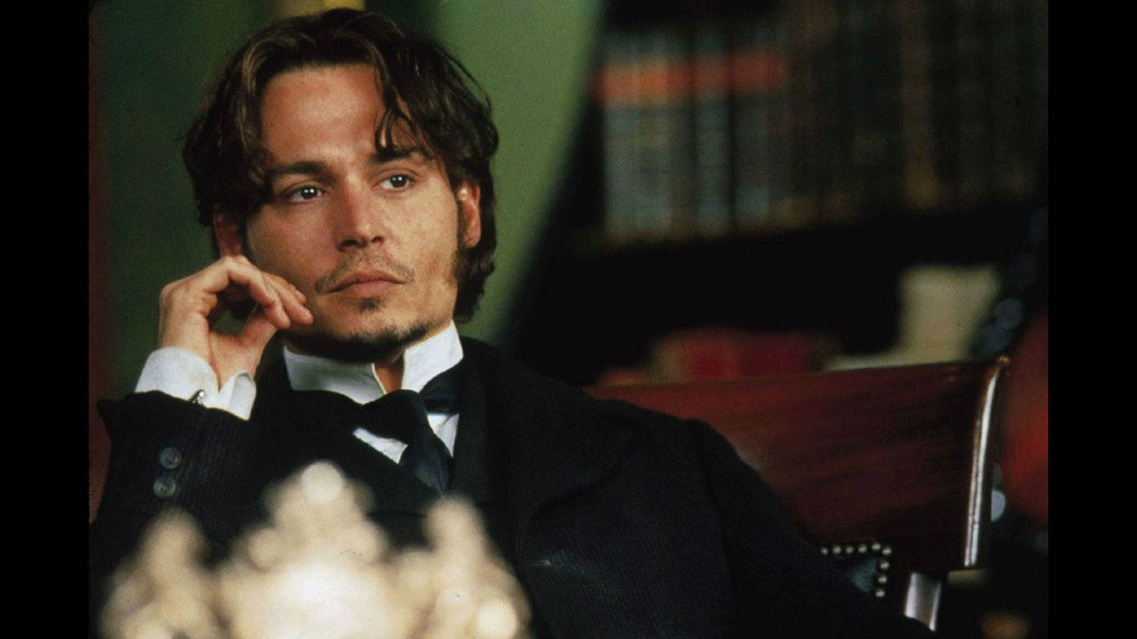 El actor con 38 años en el 2001 en una escena de otra de sus tantas películas «Desde el Infierno»