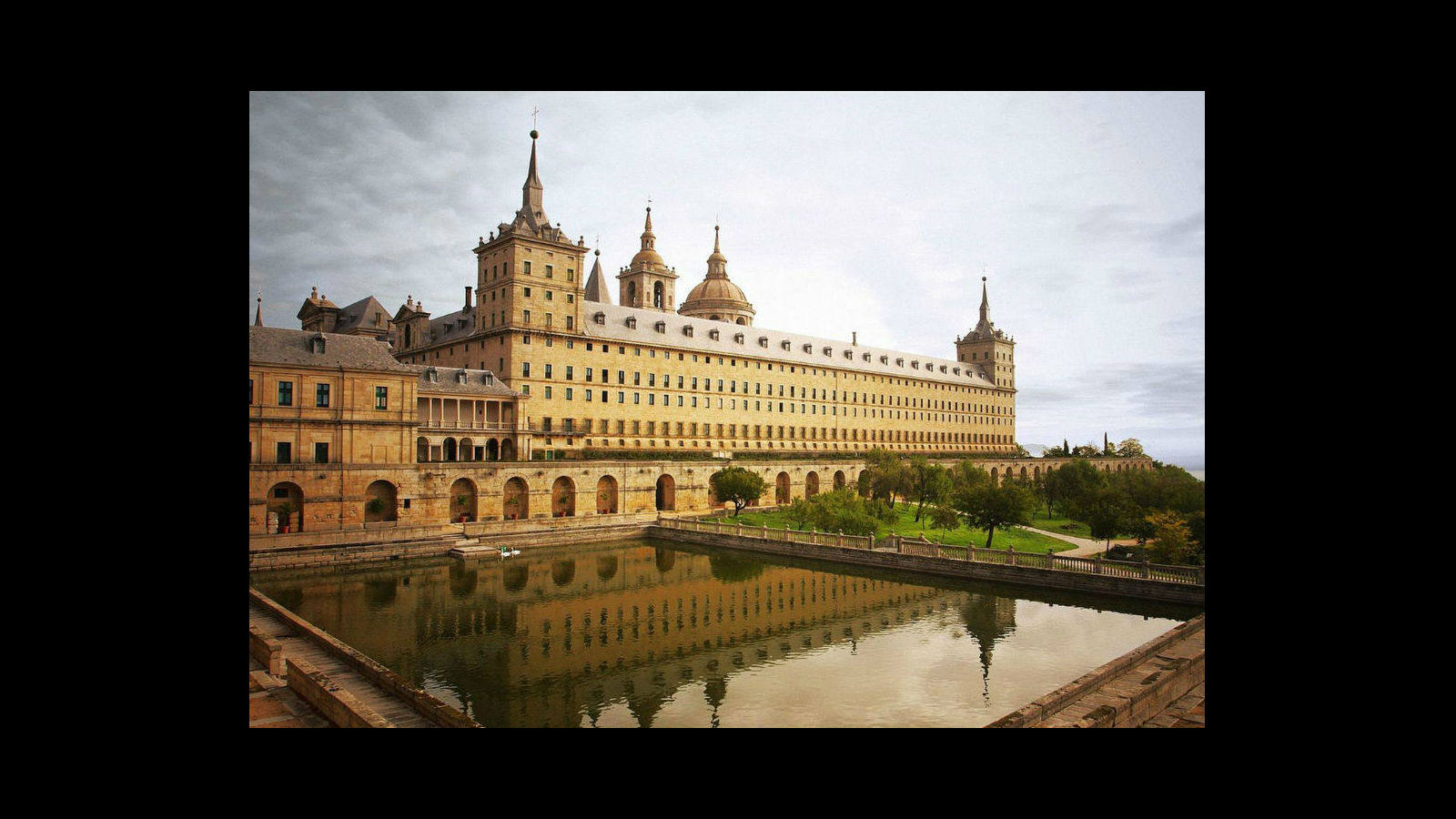 
Fachada sur del Monasterio de San Lorenzo de El Escorial
