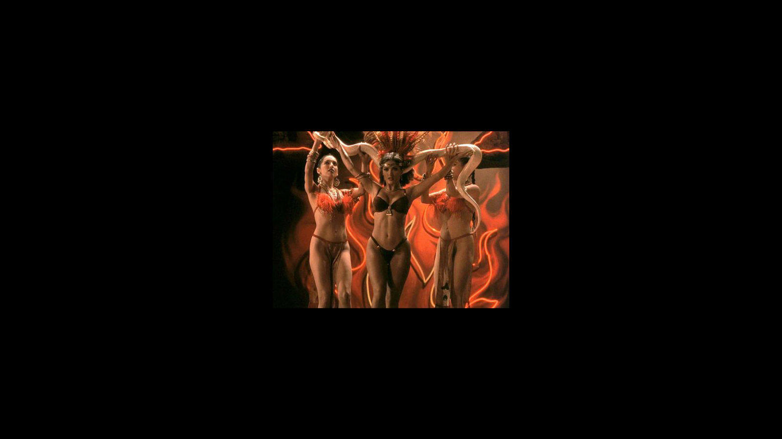 «Abierto hasta el amanecer» no sería lo mismo sin el baile erótico que protagoniza Salma Hayeck