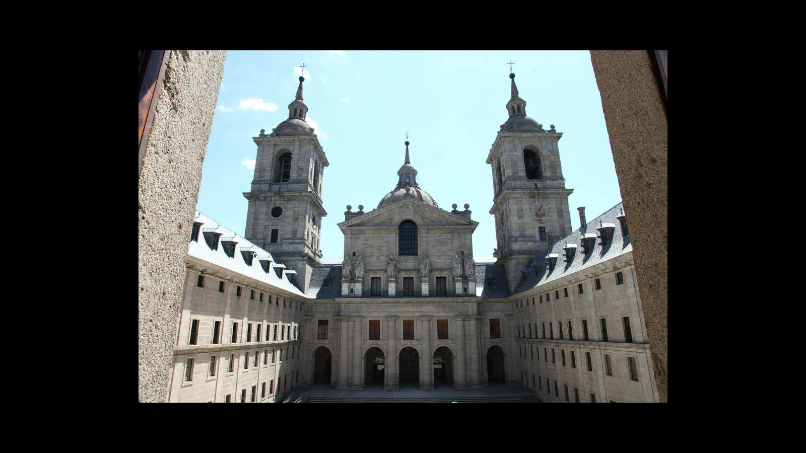 
El Patio de los Reyes del Monasterio
