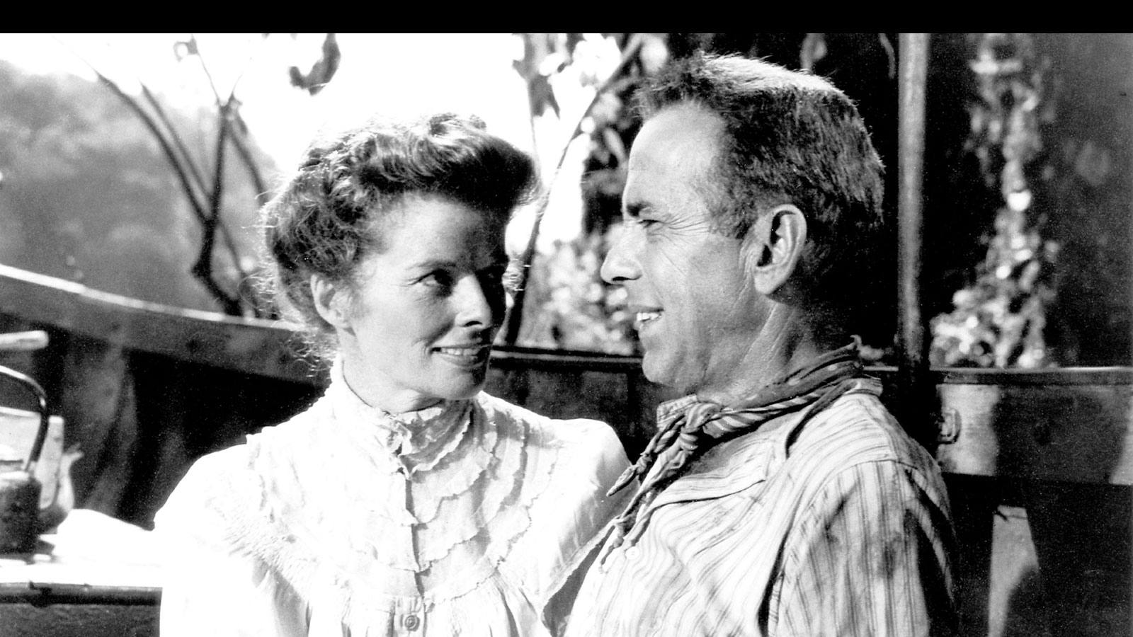 Katharine Hepburn junto a Humphrey Bogart en «La Reina de África» (1951)