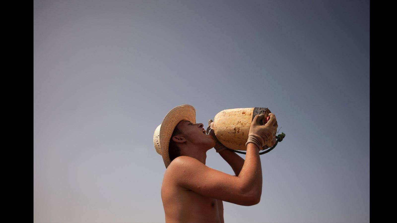 El caso de Antonio, de 58 años, piel bronceada y bigote, es uno más de los que se repite a diario en España desde que comenzó la crisis. Trabajó en su propia empresa 35 años hasta que tuvo que cerrar