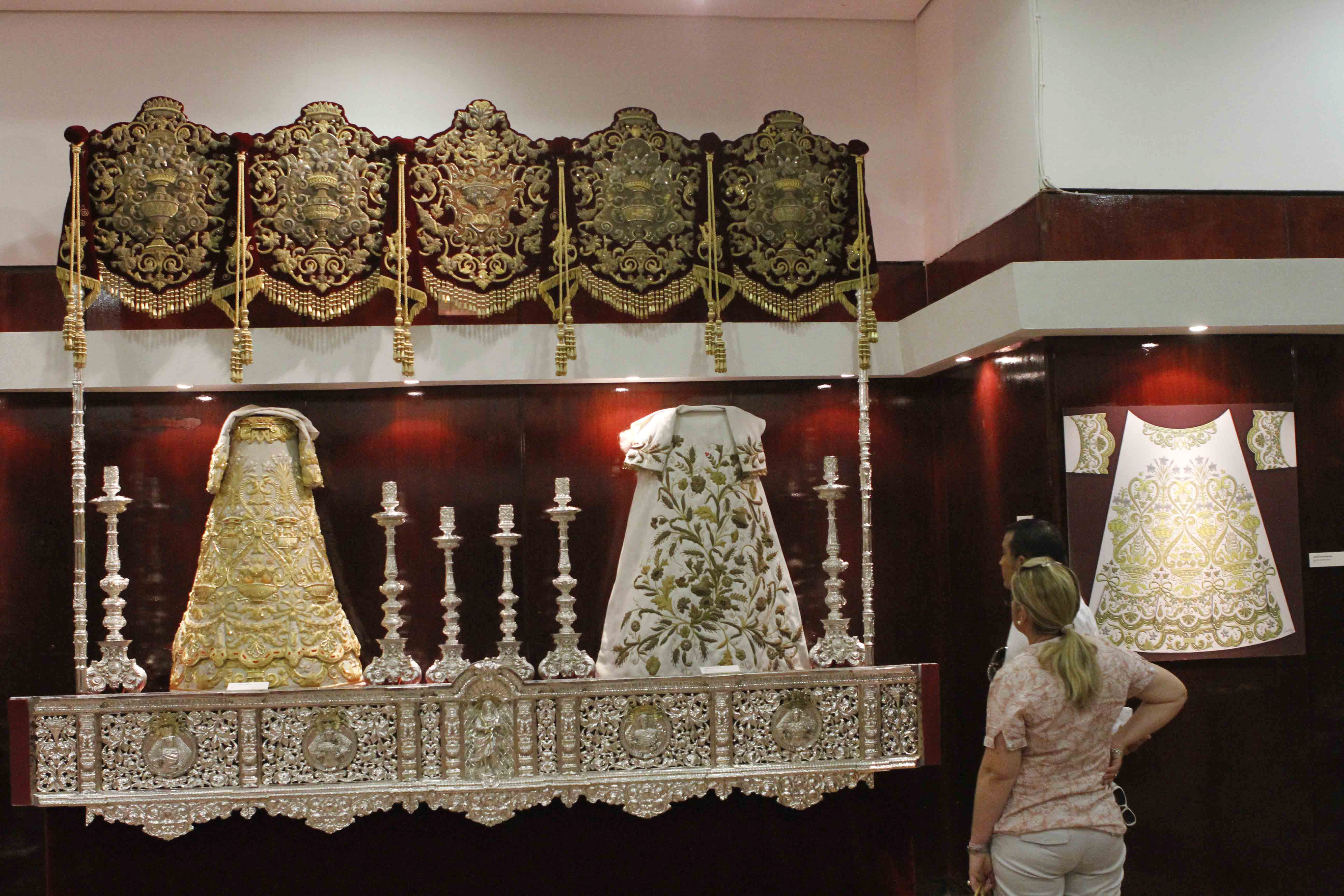 Exposici�n en el C�rculo Mercantil sobre  la Virgen de Regla