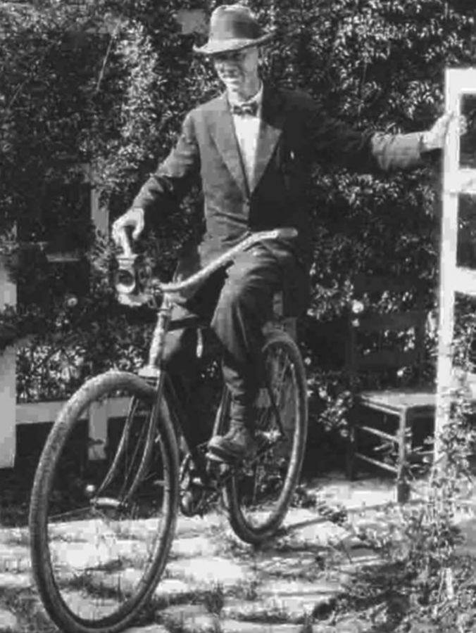 Ernest Hemingway, en su juventud.