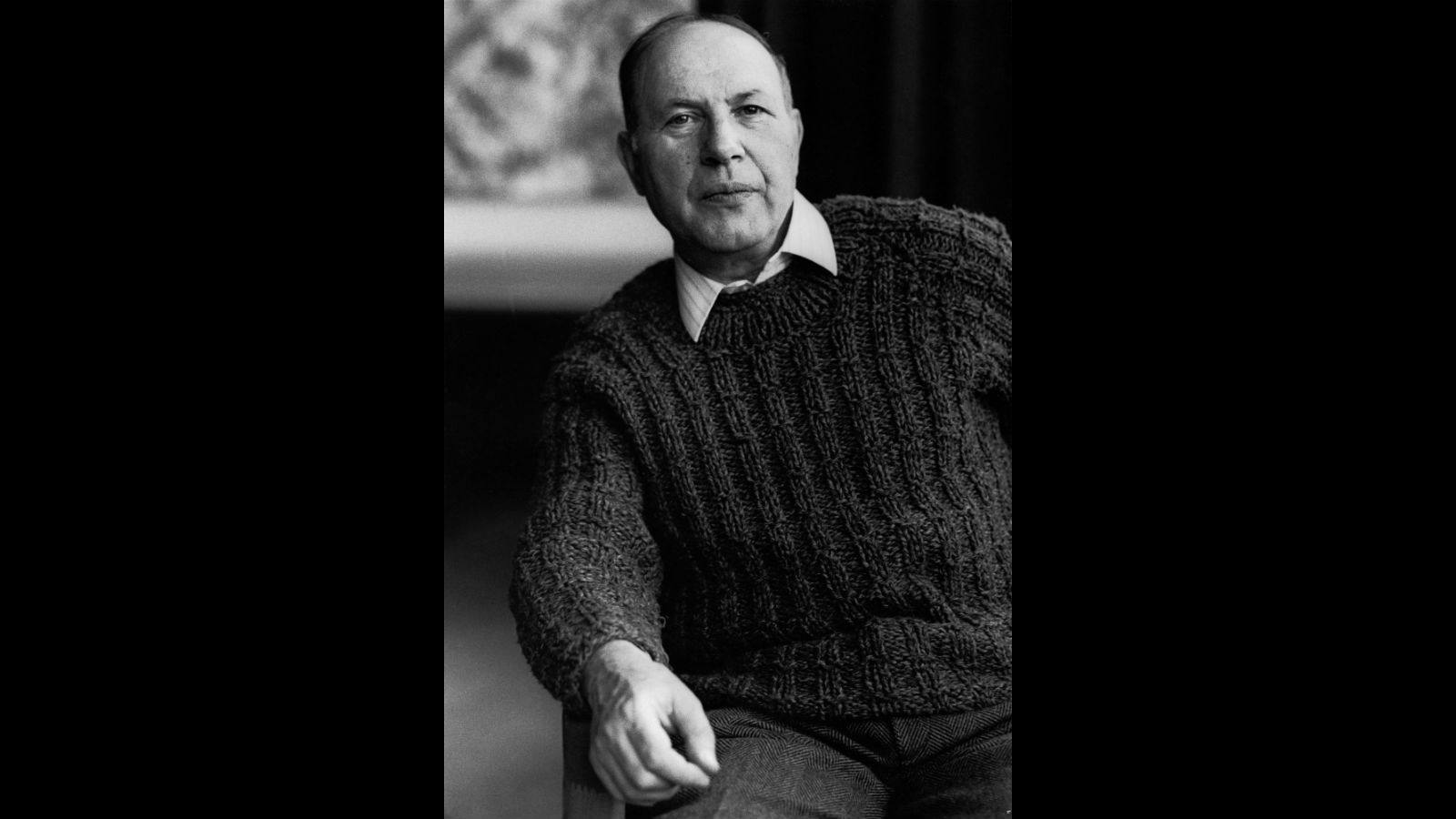 El Nobel de Literatura húngaro Imre Kertész (1929) en Berlín, febrero 1992. A partir de su primer libro, Sin destino (Acantilado, 2001), su obra ha estado atravesada por una profunda interrogación ética sobre la sombra de los totalitarismos del s.XX