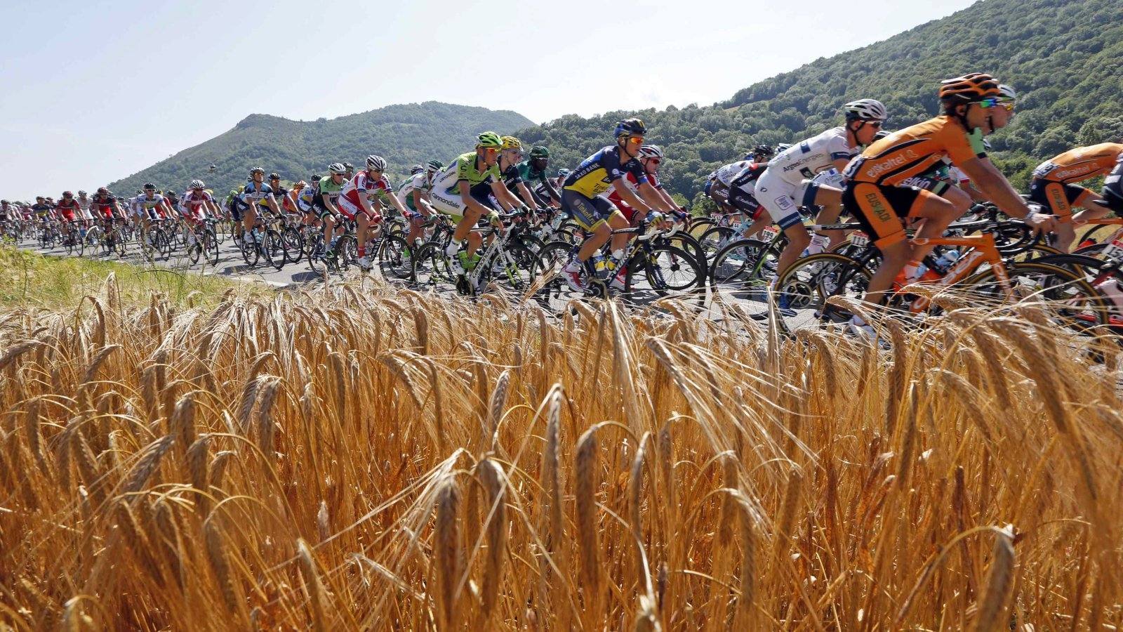 Etapa para Daniel Martin; Froome resiste a pesar de quedarse sin compañeros