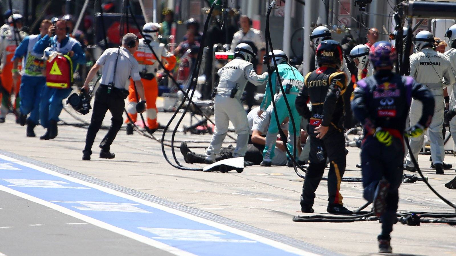 
Victoria para Sebastian Vettel, acompañado en el podio por Raikkonen y Grosjean; Fernando Alonso, cuarto
