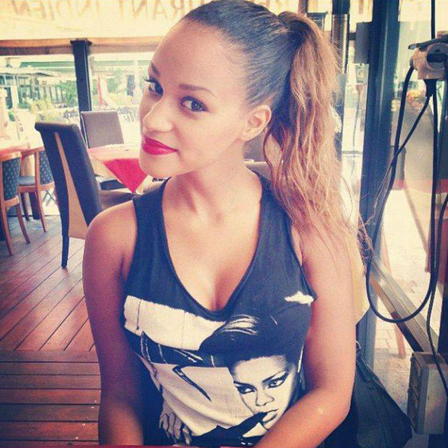 
La modelo Fanny Nguesha vive una historia de amor a toda velocidad como Mario Balotelli.
