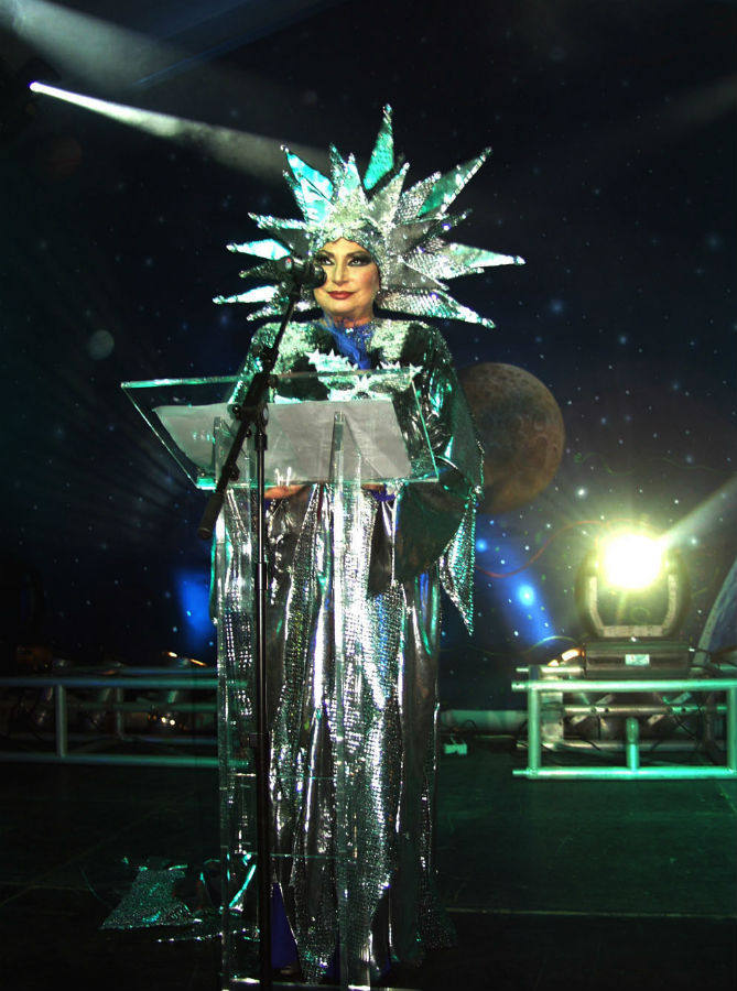 En 2003 Rocío se disfrazó de la estatua de la libertad para dar el pregón del carnaval de su pueblo, Chipiona