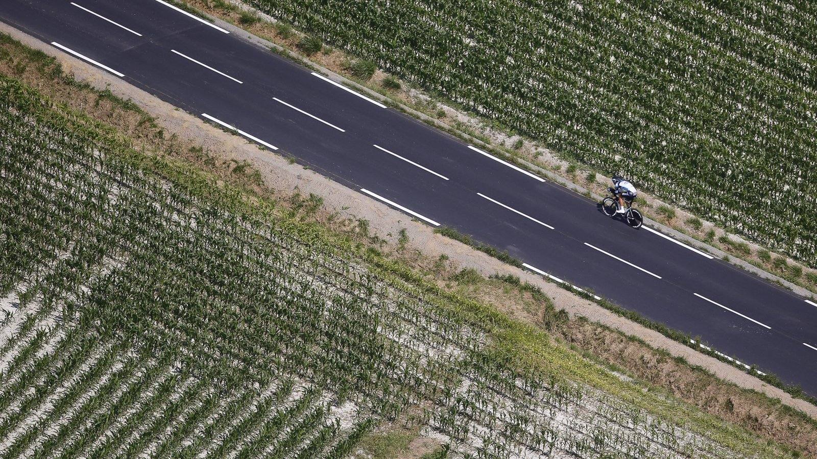 
Tony Martin se lleva la victoria de etapa y Froome asesta otra puñalada a la general
