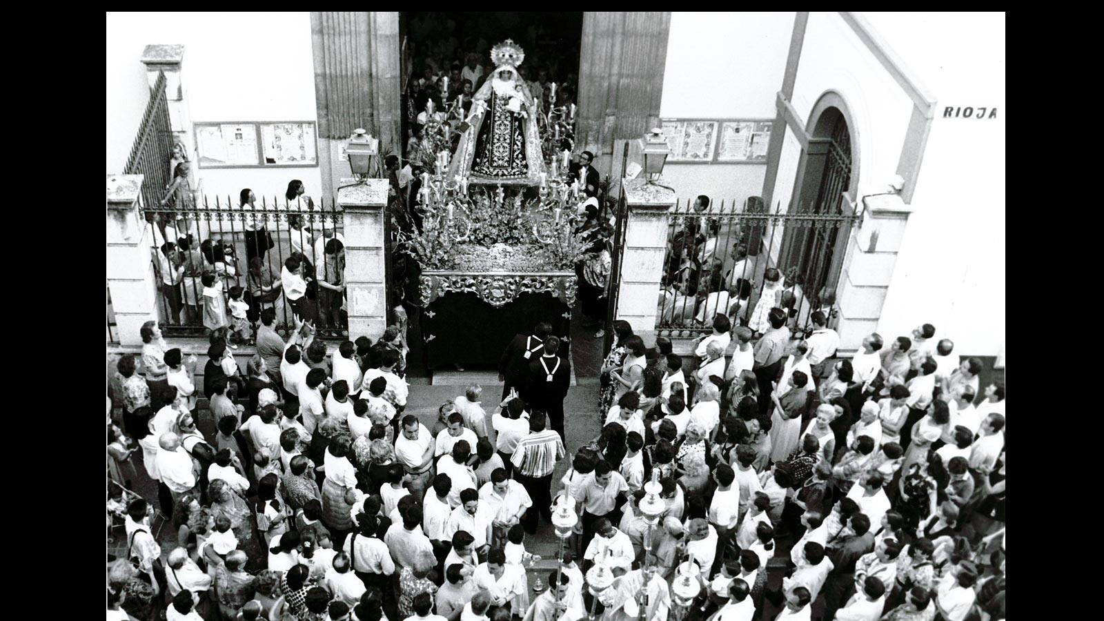 
Procesión de la Virgen del Carmen del Santo Ángel, en 1994
