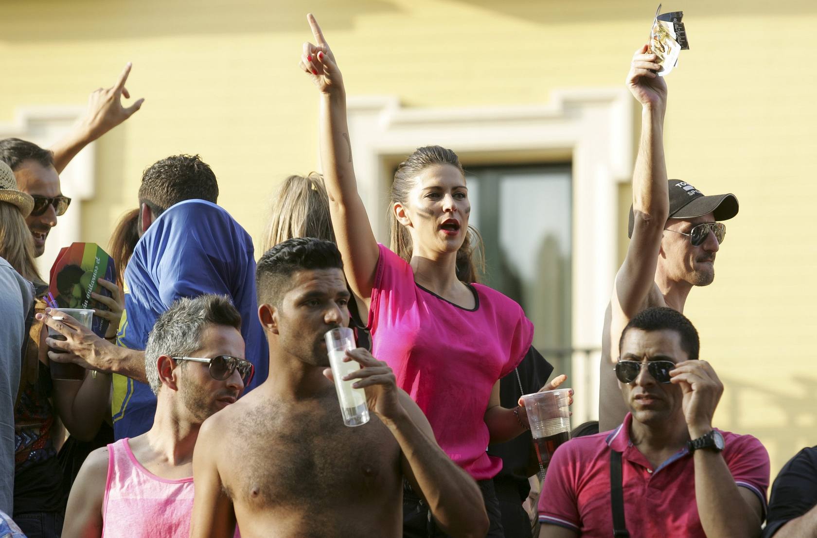 
Cabalgata con motivo del Día del Orgullo Gay por las calles de Sevilla
