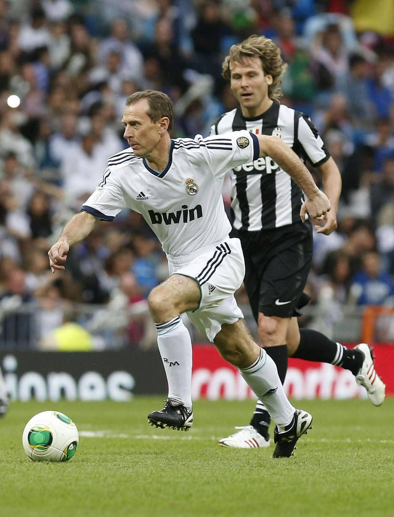 
Butragueño se marcha de la marca de Nedved
