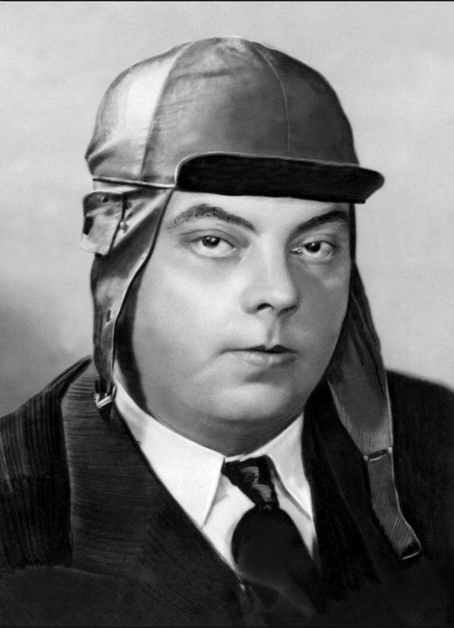Antoine de Saint-Exupéry, con su gorro de aviador, en 1940.