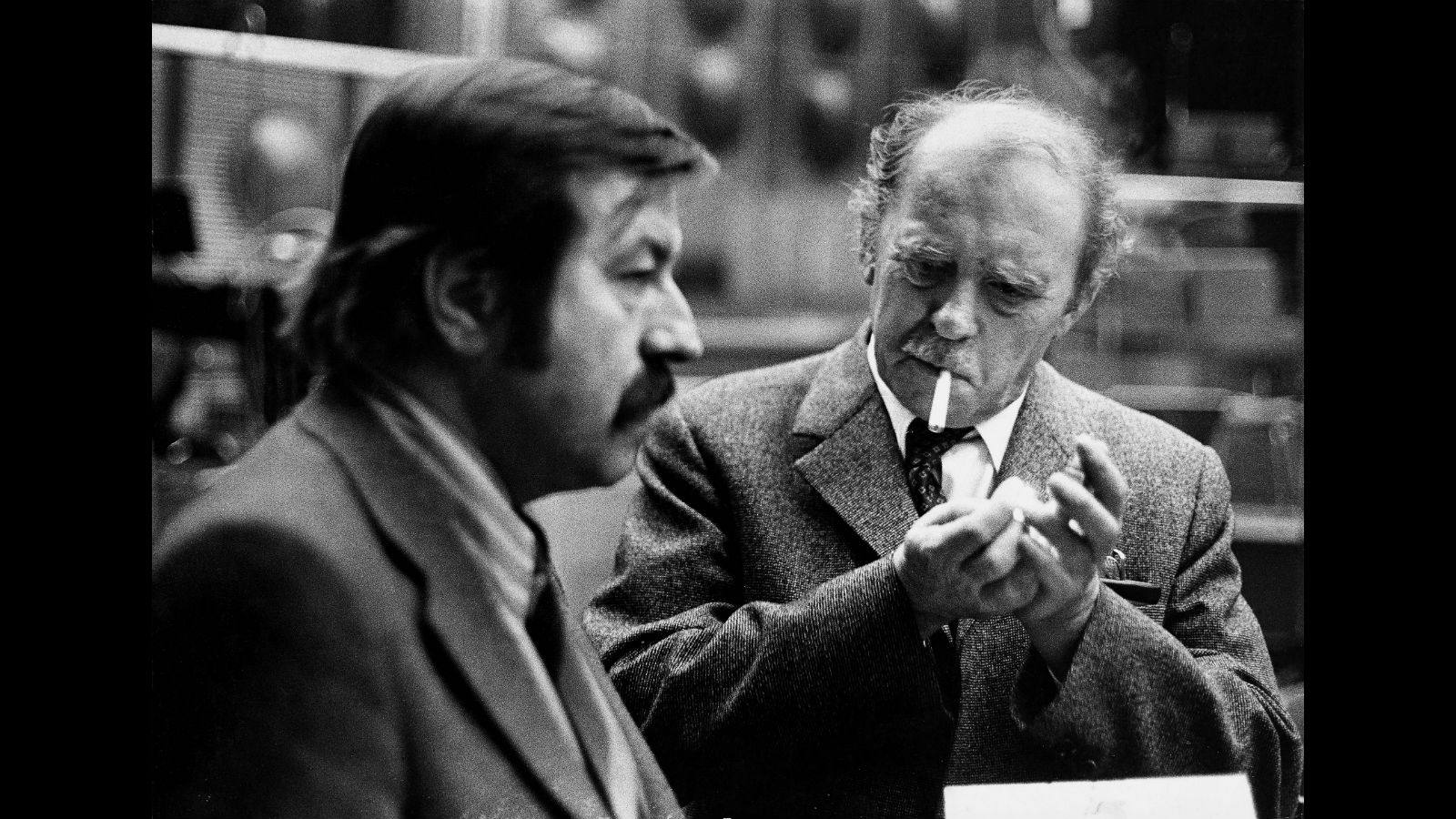 Gunter Grass (1927) y Heinrich Böll (1917-1985) en Fráncfort del Meno, febrero 1972. Grass sobre Böll: «Querido y venerado en el extranjero, él dio a muchos lectores orientación y un concepto de libertad no limitado a la economía de mercado»