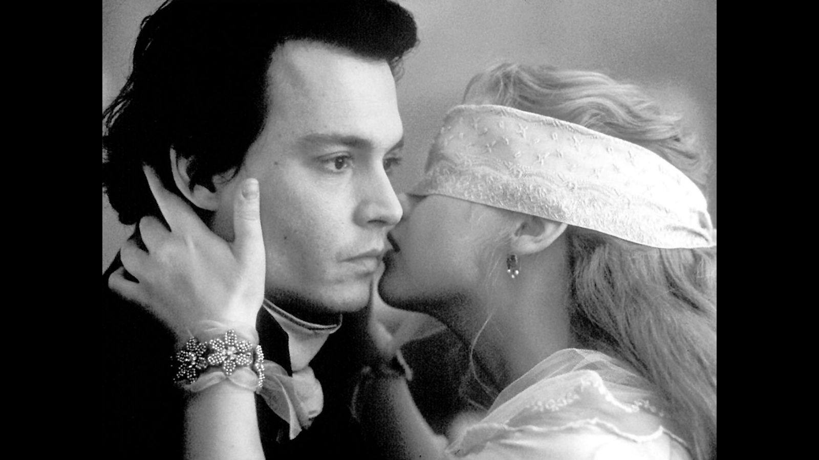 Johnny Depp en una de sus películas de éxito, «Sleepy Hollow» en el año 1999 con Christina Ricci