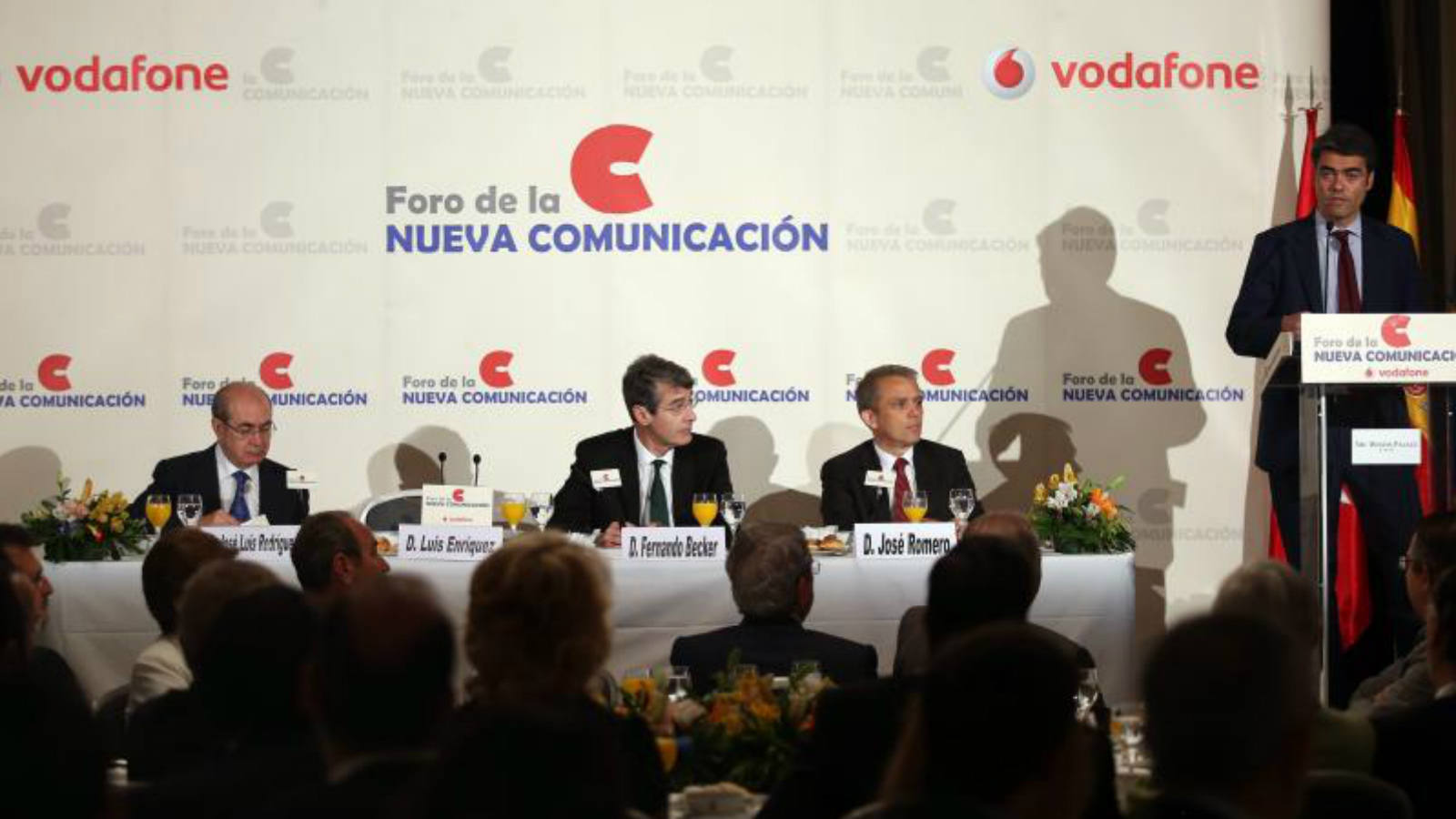 Enríquez ha asegurado durante su intervención que la prensa regional «tiene un futuro mucho más claro que la nacional para su subsistencia»